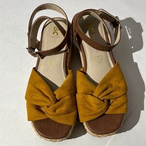 BC Footwear Platform Sandals espadrilles sz 6.5 vegan shoes womens yellow brown